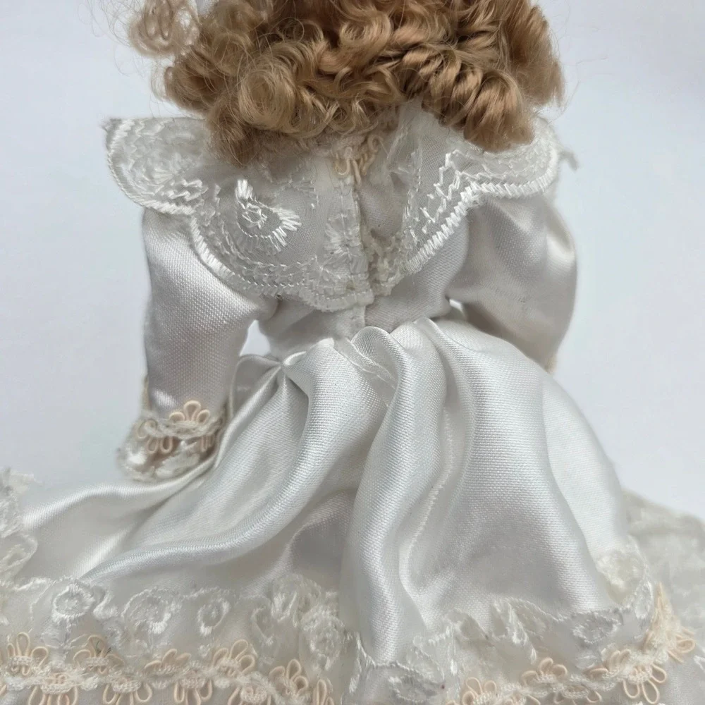 Porcelain Bride Doll 12 in‎ White Satin Lace Dress Vintage Collectible Wedding